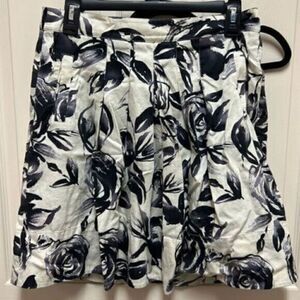 CAbi Rosie Floral Pleated Skirt Women Side Pockets Ivory and Purple